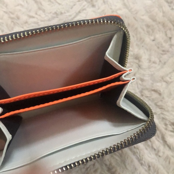 Diane Von Furstenburg Zip Around python card wallet - Picture 5 of 16